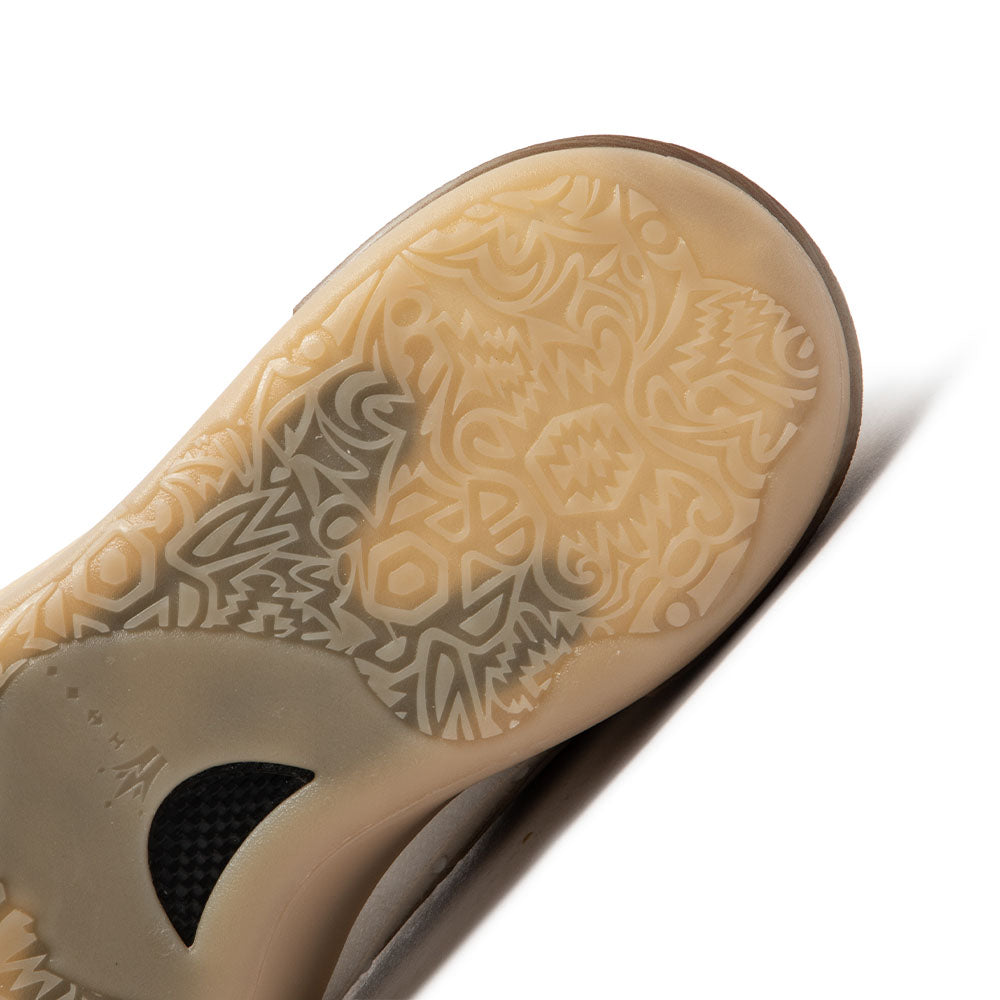 Tênis JOKER  GT 1  Signature Nikola Jokic Basquete  - Masculino | Branco e Bege